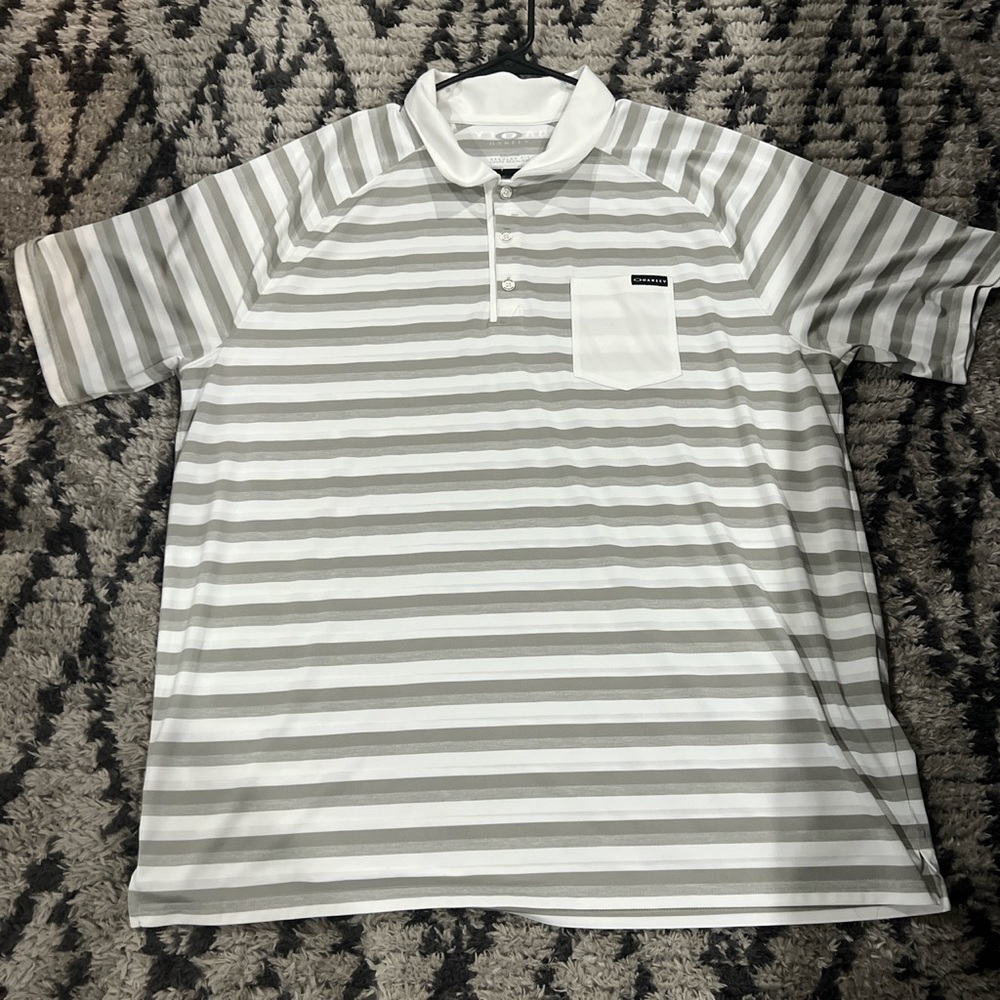 Oakley shirt, just like new!